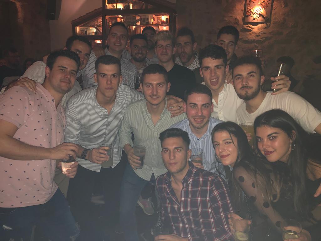 Anoche el club celebró la tradicional Cena de Navidad, brindando porque esta familia disponga de salud durante muchos años para que el fútbol sala continúe creciendo y seguir paseando con orgullo el nombre de Deleitosa por la geografía extremeña.

#SomosEquipo💪
#SomosDeleitosa⚽️