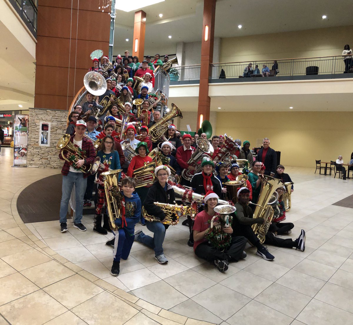 AthensTubaCmas's tweet photo. Merry #TubaChristmas, Athens! https://t.co/7P1d4vieas