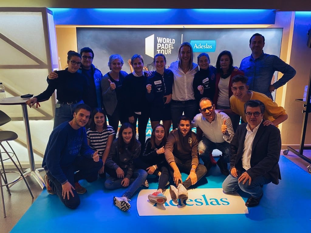 asanchezfallada's tweet image. 🎓 ¡maestrAS! 🏆 
Nunca dejamos de creer y al final lo conseguimos con mucha garra y corazón, gracias @AleeeeSalazar por dejarme luchar a tu lado!❤️ 
Gracias equipo, gracias família, gracias amigos, gracias patrocinadores!!😘🔝 y GRÀCIES Barcelona!💙 
#TeamAS #TeamASter