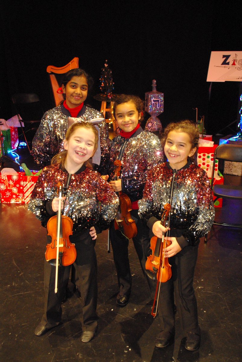 AmyFPaster's tweet photo. Fantastic performances at yesterday's shows! Only 1 more chance 2:30pm today to see these 4 girls! Limited tix left! #yyjarts #thingstodoinyyj #yyjkids #christmas #chanukkah @eventbrite @theatreskam #skamsatellitestudio #christmasinvictoria #christmukkah https://t.co/wtu51hBYDJ
