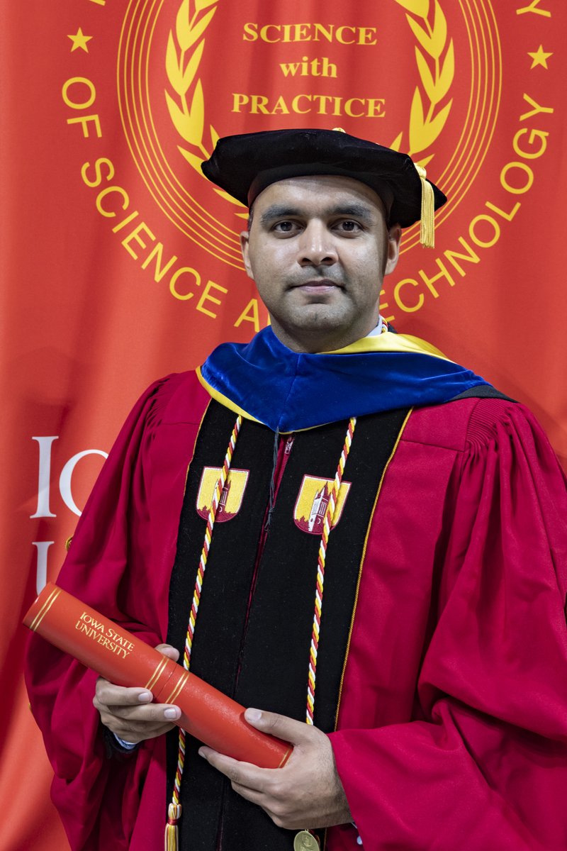 mohsinramay_'s tweet photo. It was a fantastic experience to study at Iowa State University. Yield loss quantification and disease detection through remote sensing added further enjoyment and unforgettable learning during this venture.
#graduation #class2019 #IowaState #PlantPathology #Fulbright #gocyclone https://t.co/wSFSLpKvL1