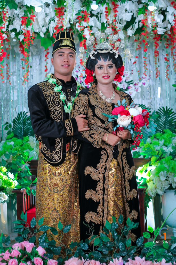 garisindie's tweet photo. Moment sekali dalam seumur hidup -Abadikan dlm bentuk foto dan video yg di kerjakan oleh tenaga profesional dr - #GarisIndie
 Jasa Foto dan Video Kota Sintang https://t.co/onkgj1VeHA