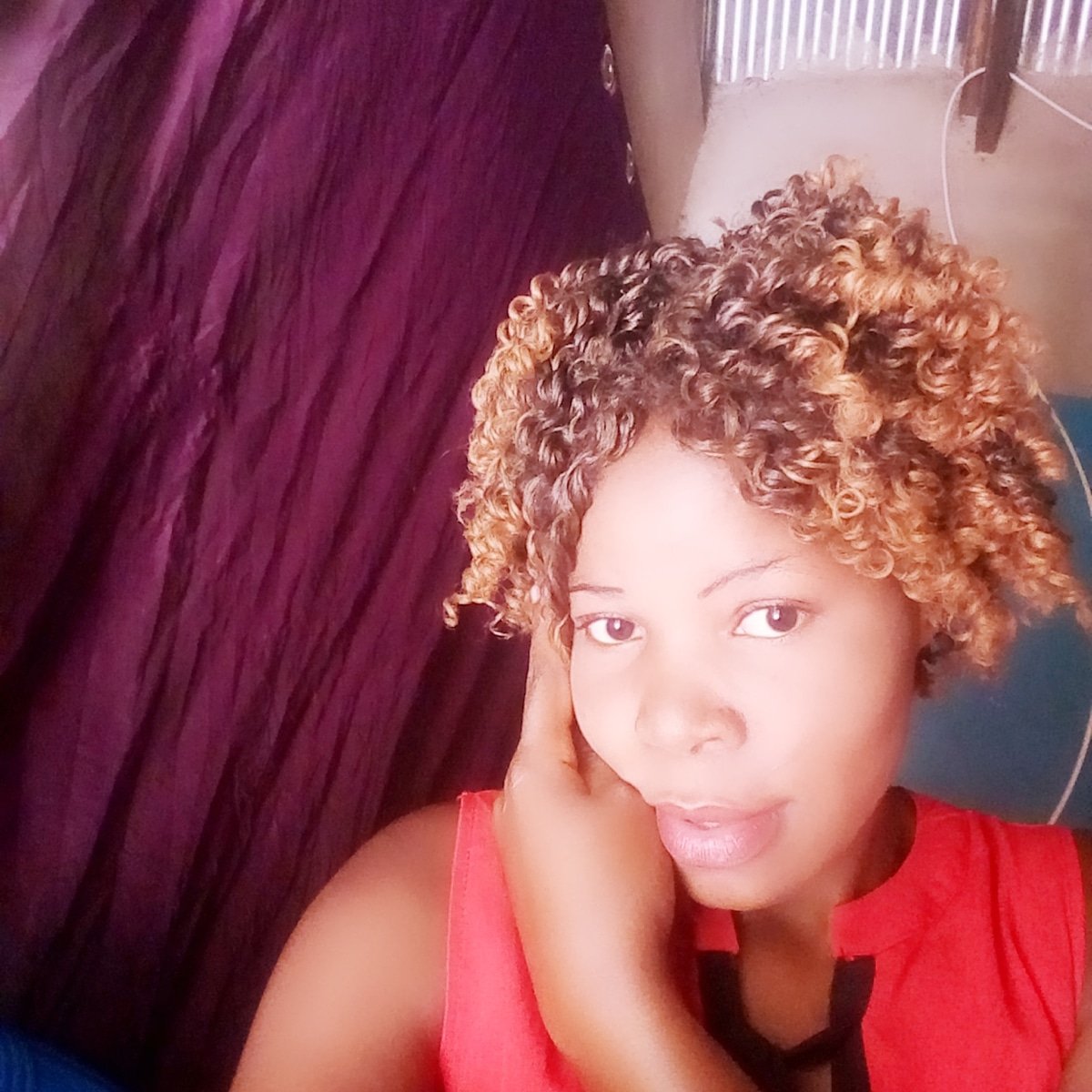 MerryRoberth's tweet image. Mwanaume ambaye hana pesa anapendwa na mama yake muzazi tu