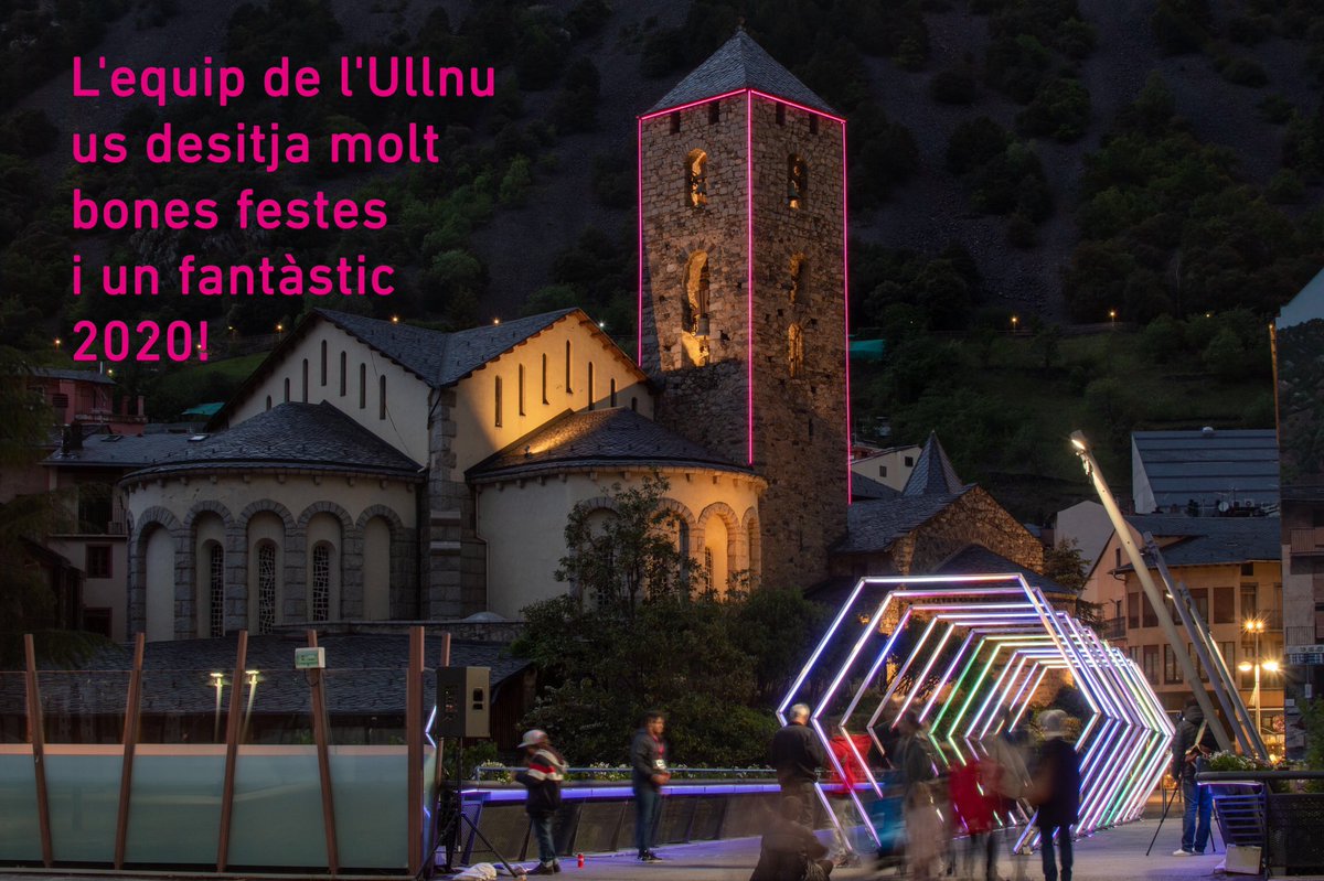 FestivalUllNu's tweet photo. ✨L’equip de l’Ull Nu us desitja molt bones festes i un fantàstic 2020✨ #ullnu https://t.co/KEgoLuNUDH