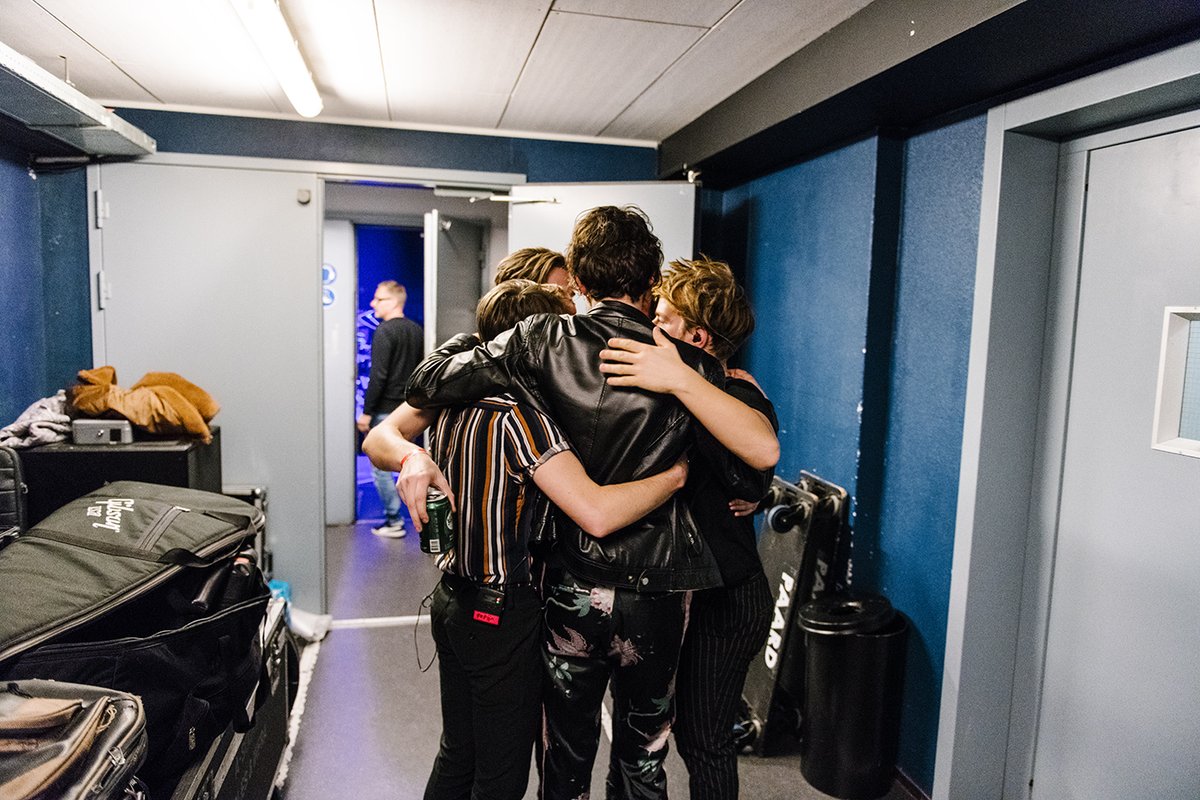 Deze tour vloog voorbij maar we vonden het geweldig! Ons eerste eigen tourtje door heel het land! Thanks voor alle mensen die er waren, die hebben mee gezongen en gesprongen hebben! Op naar 2020 met meer nieuwe muziek!!

Foto door @theparcifal