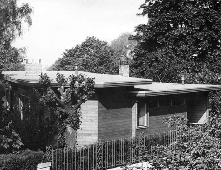 areasvellas's tweet photo. Hélène de Mandrot House, Zurich, Switzerland. 1943-44
Alfred Roth 1903-1998
#architecture #arquitectura #drawing #plan #elevation #AlfredRoth
https://t.co/xSRfrlhdz5 https://t.co/oZeqEnipwr