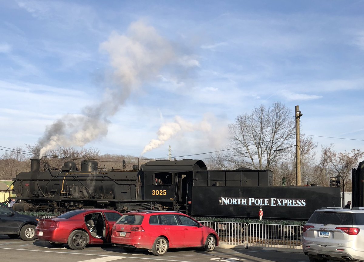 mbdm08's tweet image. We’re going to the North Pole!!!!!! #firstfriends 🎄