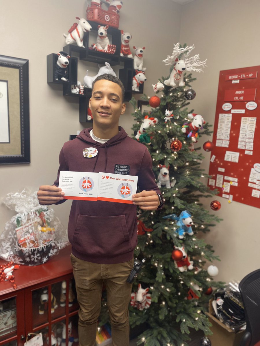 Congrats to our Service Advocate Liam!! WORK. WIN. GIVE. 🎯 #T0985 #D174 #WorkWinGive
