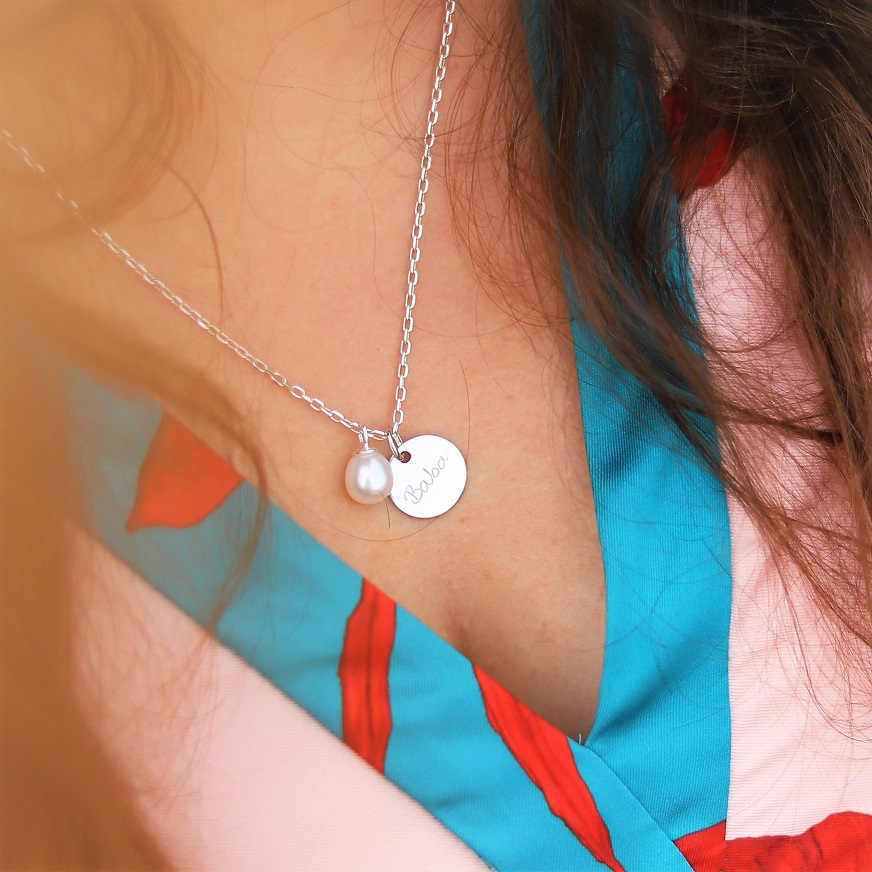 FrenchieMummy's tweet photo. 🎄NEW CHRISTMAS GIVEAWAY - ad gifted🎄
Win a Merci Maman Pearl Drop Necklace worth £129
To enter RT & FOLLOW @FrenchieMummy & @MerciMamanGifts #jewellery #unique #french #xmsgiveaway
https://t.co/1Cc9A6xxDb https://t.co/x81Hhc3tAb