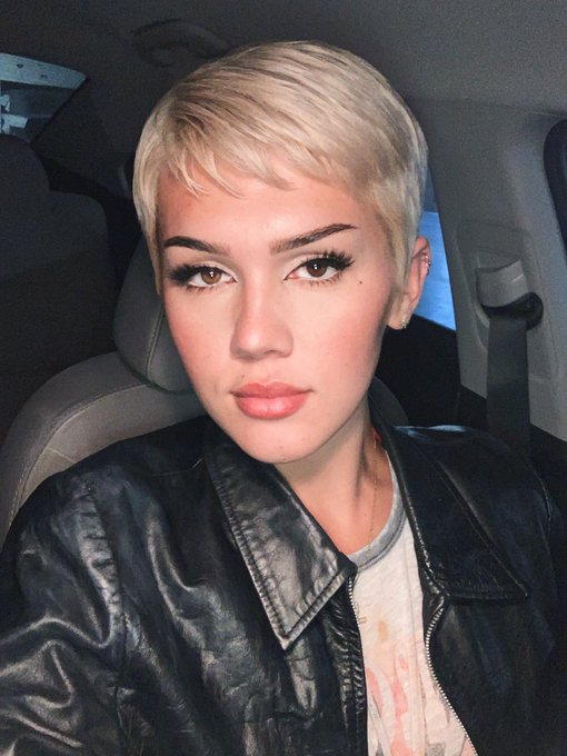 just got my hair cut and wanted to announce that i am THAT BITCH https://t.co/oFuVzc0emg