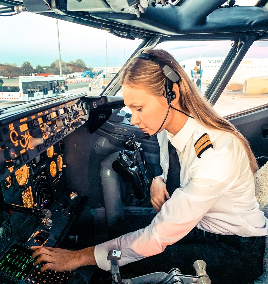 DutchPilotGirl tweet media