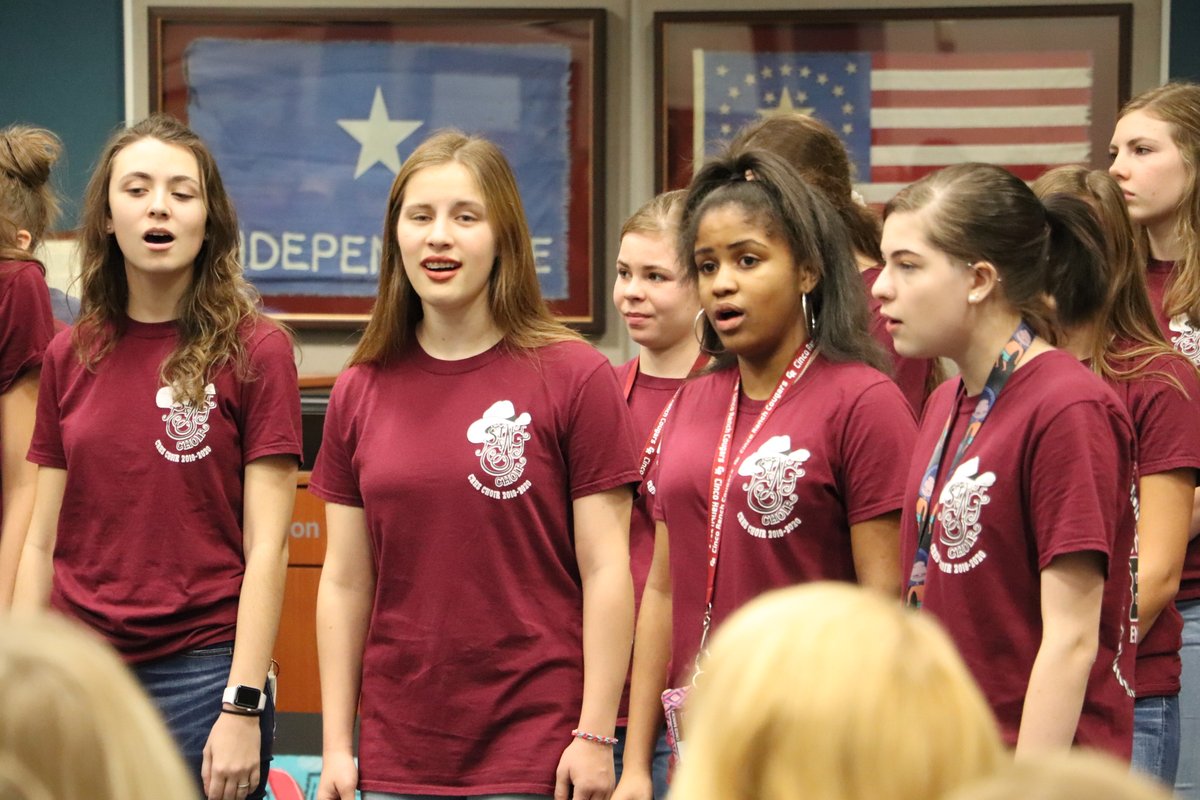 katyisd's tweet image. During the month of December, student choirs, bands, and orchestras from various campuses took trips around the #KatyCommunity bringing holiday cheer to nursing homes, local businesses, and District staff. Thank you making everyone&apos;s days a little brighter!