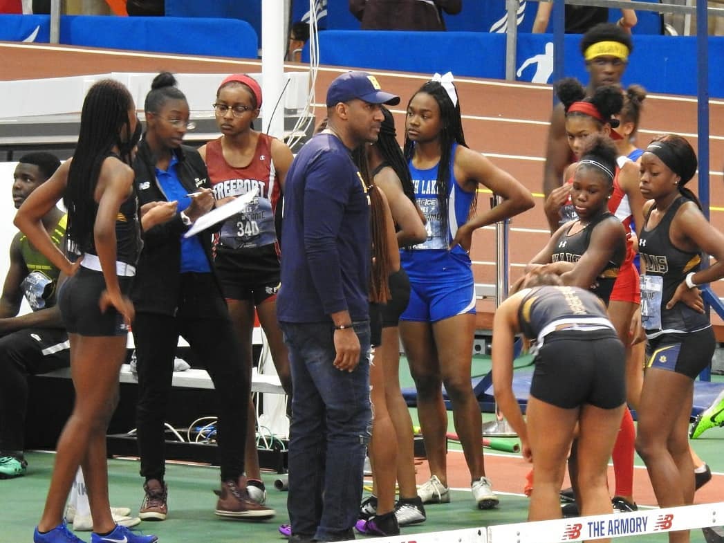 trackmagicusa's tweet photo. My very first #highschool meet of the #2020 #indoorseason I was sooo nervous before the #500m but my teammates and #bullisfamily helped me shake off the nerves. Meet #2 is next week... wish me luck!!! 💪🏾👊🏾💪🏾 #littlebolt #bullistrack #thetrackmagicmovement✨✊🏿 https://t.co/SNo8YPfiiA