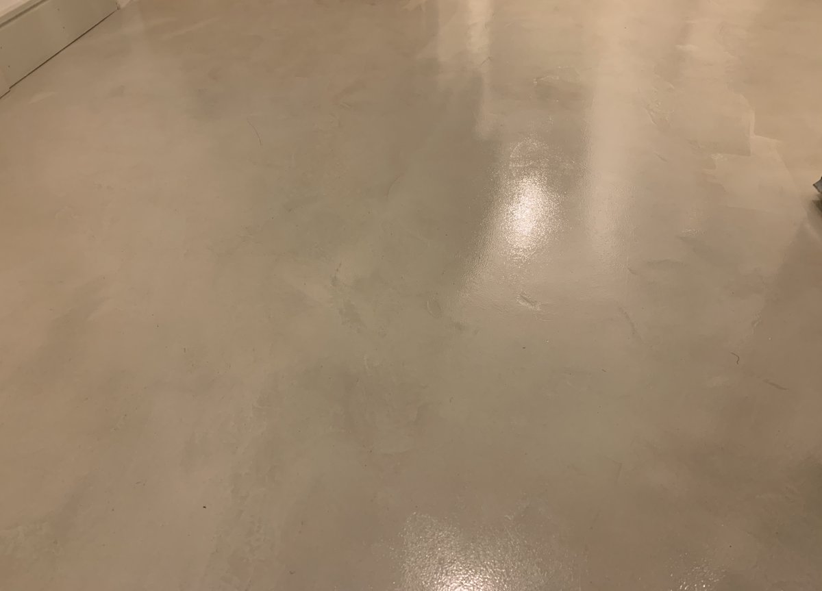 dynamic_surface's tweet image. Final push before Christmas to get jobs finished. This new build has had the entrance hallway, utility room and w/c completed in Marfil with a Satin sealer #microcement #seamless #bespokefinishes