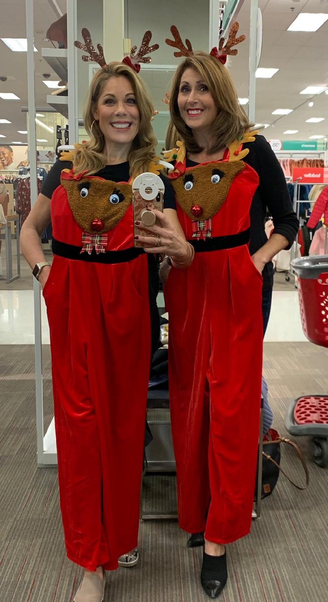 floraposteraro's tweet image. Ho, Ho, Ho! The chicks from @Chick2ChickUSA are all decked out for the #holidays but what can you say these days without #offending someone? The chicks are "#chirping" about it in a new #podcast tomorrow. @CarriePChick @CBS21NEWS @Target #realtalk #womensvoices