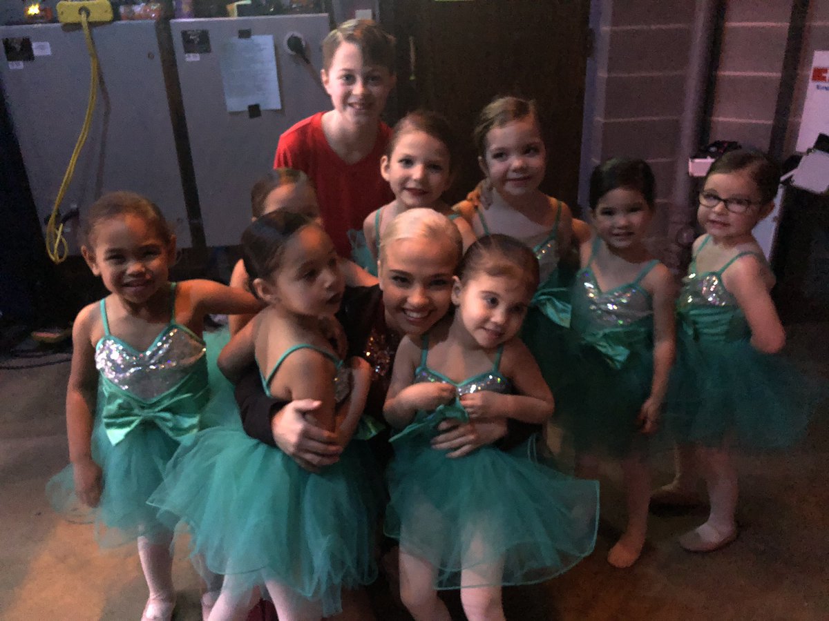 akadancestudio's tweet photo. Great Christmas Show!! Proud of all our dancers and very thankful for everyone that helped out to make it such a special show❤️💚 https://t.co/WnEMrYHtmi
