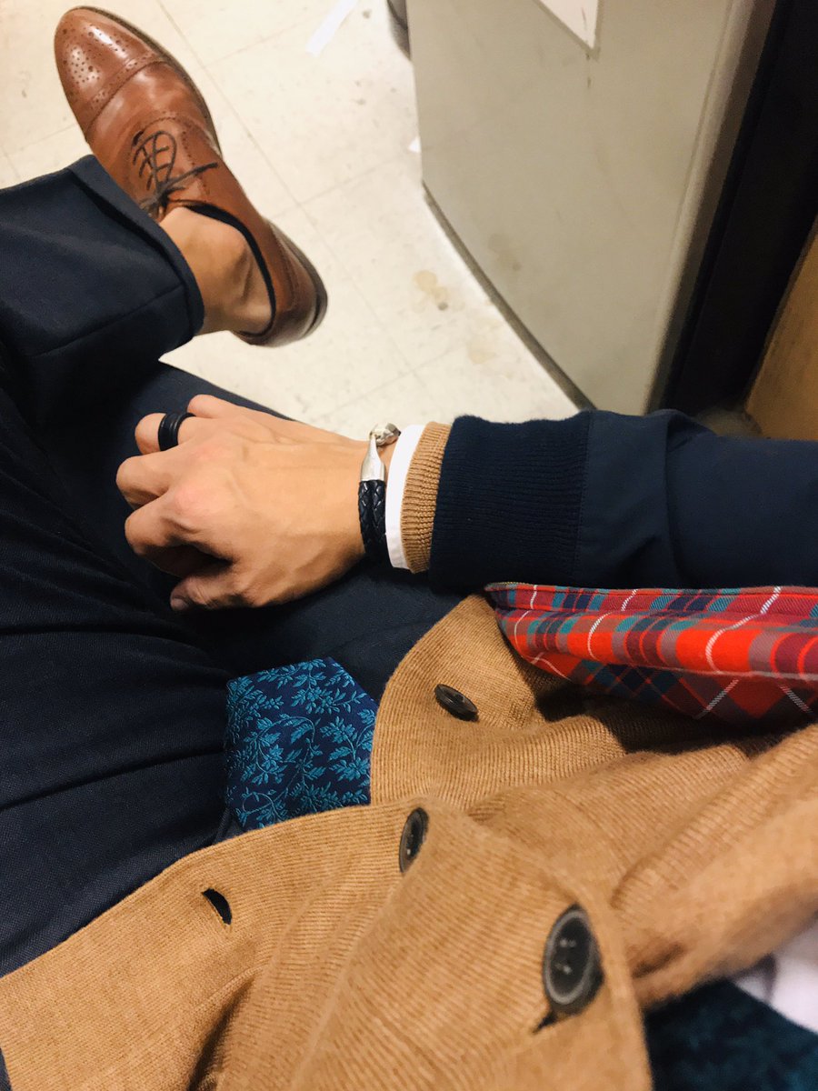elVagabundoBK's tweet photo. Happy holidays FELLAS!!😎🤙🏼
#menswear #mensfashion #mensstyle #jcrew #handcrafted #elvagabundostyle #baracuta #fall2019 #fashionconsultant #fashionphotography https://t.co/pm4asWTmPJ
