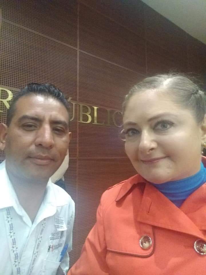 equipo_nuevo's tweet photo. Infinitamente agradecidos con la senadora @ClaudiAnaya quién fue la primer persona en llevar al @senadomexicano y a @Mx_Diputados las dudas de todos los trabajadores de #SeguroPopular #ETNSS #REPSS https://t.co/zswwFIQCIq