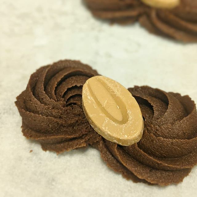 🚨 new cookie alert🚨 Chocolate Bows with Dulcey and a lil' fleur de sel , now available <a href="/piccolinadc/">PiccolinaDC</a> ift.tt/393lt3U