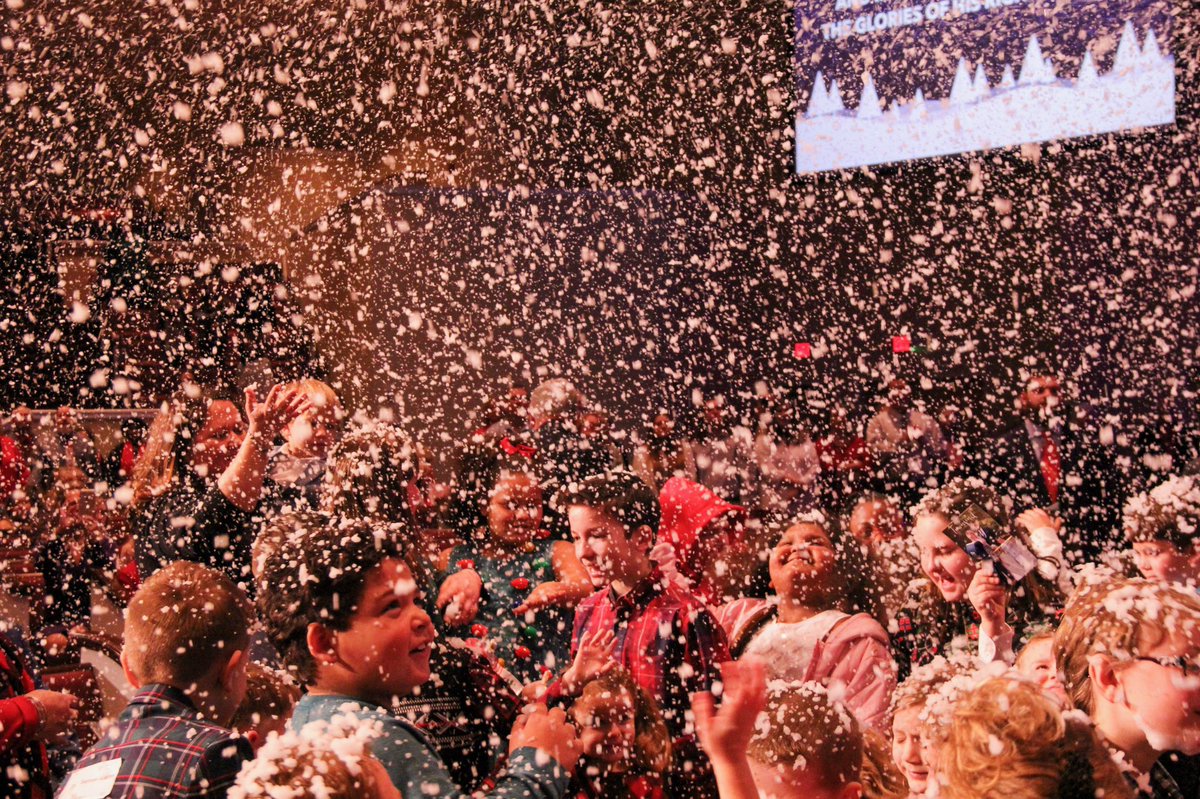 victorynaug's tweet photo. Thankful for the “Stars” that lead us to Jesus!  We flat had Church today!  Several responded to the Gospel and trusted Christ.  We honored Dr Brown and his wife Mrs Diane, Our multigenerational (long Word) choir sang and believe it or not... IT SNOWED!   #iLoveMyChurch https://t.co/npnxvK50lk