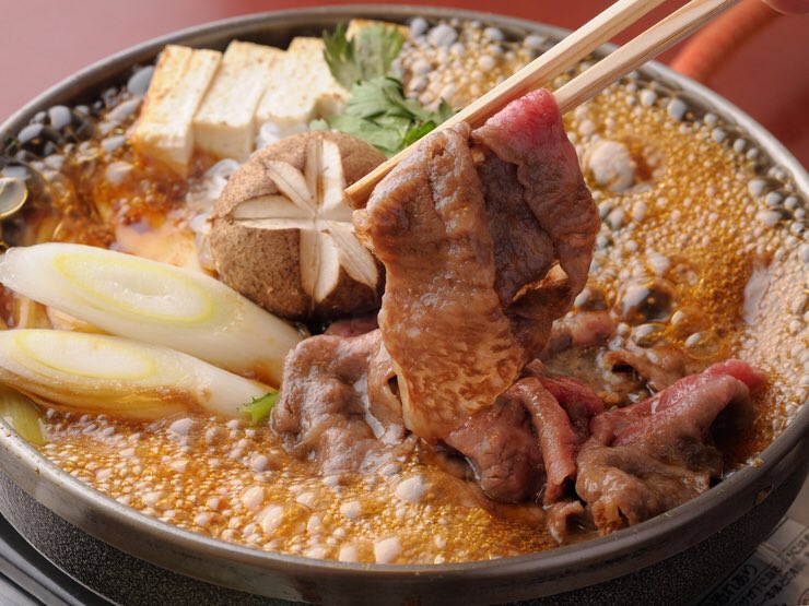 hirohikoshoda's tweet photo. すき焼き Sukiyaki è un piatto squisito tradizionale giapponese di manzo Wagyu 😋💯👍 .
#washoku #wagyu #sukiyaki #giappone #japan https://t.co/3VHAt0TWRZ