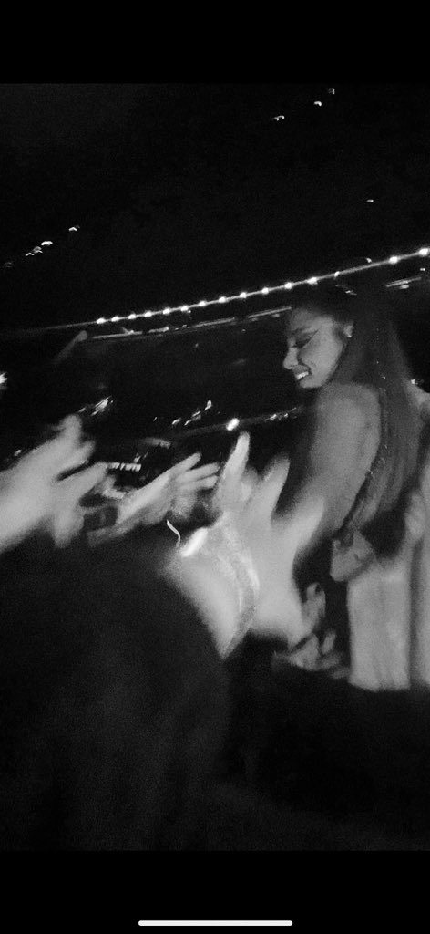 osnapitzlys's tweet photo. I love u and I’ll forever cherish these memories. #OurSWT @ArianaGrande #swtjacksonville #swtdetroit https://t.co/6VCOd5M8Ry