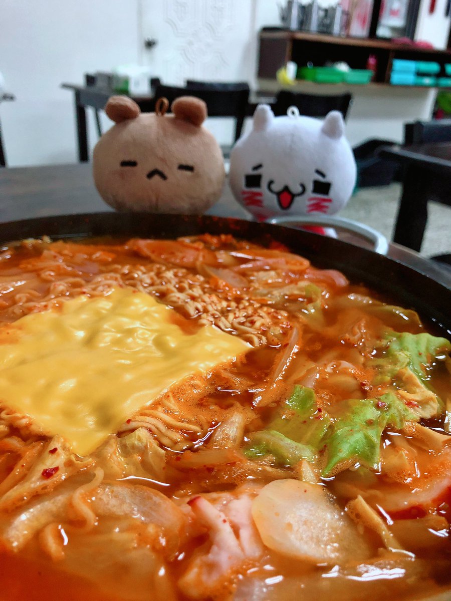 colorpretty37's tweet photo. にゃんことくま in 台湾 and Taiwan
韓香閣で
また韓香閣来ました
今日の晩ご飯は韓国料理部チゲ鍋#부대찌개 です
お腹いっぱいで動けません
晩ご飯を食べてから抹茶ラテ飲みます
幸せ
#Budae-jjigae #にゃんこ #くま #igarashiyuri #愛しすぎて大好きすぎる #ラブラブ #台湾 #日本 #taiwan #japan https://t.co/FDEFQn7O7n