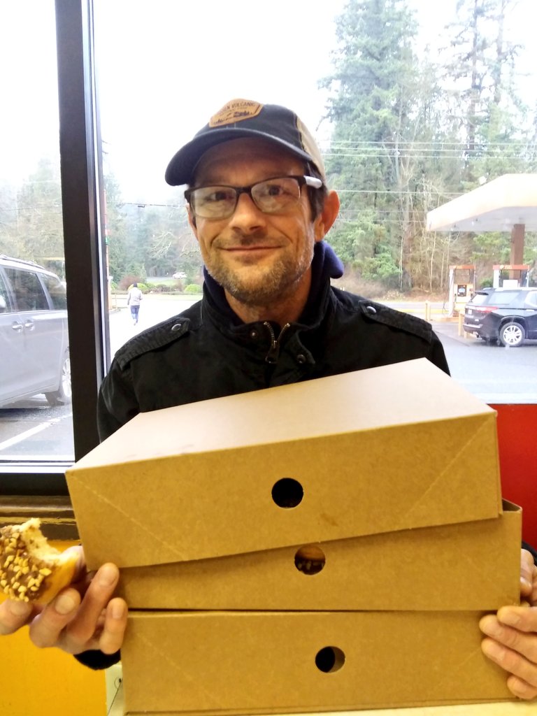wineandhistory's tweet photo. He waited 30 years to have Lafeen's Donuts again. Christmas came early! #donuts #BellinghamExperience #Bellingham #Christmas #kidinadonutstore https://t.co/CHmbOLnRUl
