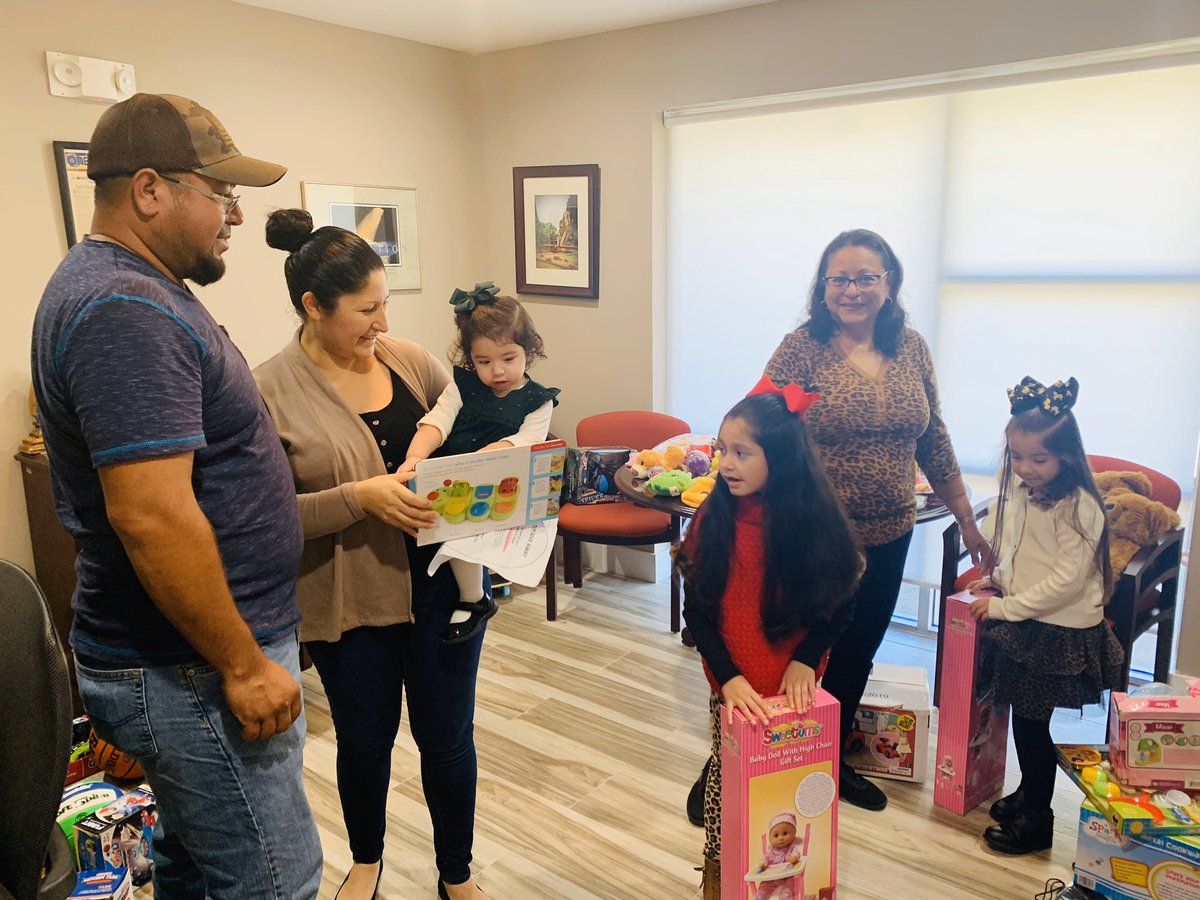 Adriaticogroup's tweet photo. It always great to see smile on the kids faces specially on Holidays. Thank you LaRaza for partnering with #CORErealty #FIDELITYBeechnut and Adriatico Investment Group and for helping us with the toys donation.🎄🎄🎄❤️❤️❤️🙏🙏🙏🌹🌹🌹. God bless everyone https://t.co/Ko4iCaUppF