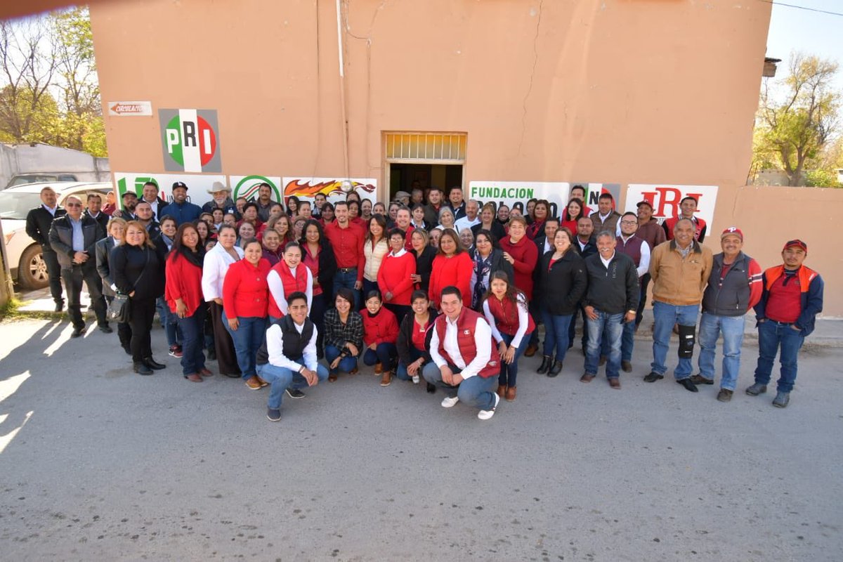 PRINAVACOAHUILA's tweet photo. El día de ayer, llevamos acabo la sesión de Consejo Político Municipal en Nava. El Lic. @Zenon_Velazquez  entregó su primer informe de gobierno a la militancia priísta. El priismo navense está más fuerte que nunca y preparado para el 2020. https://t.co/PmFt1u7wGc