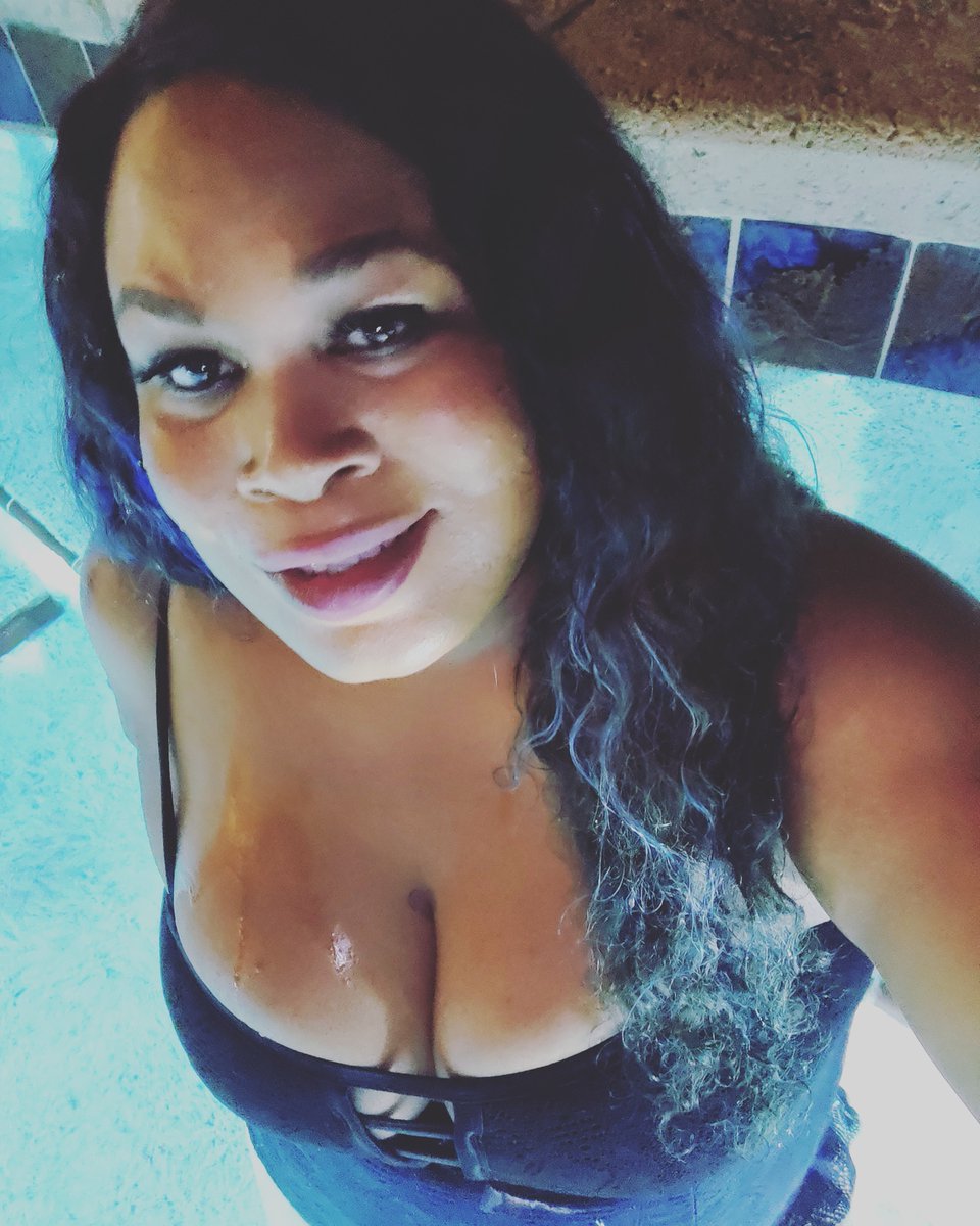 I enjoyed my last trip of 2019 in Fort Myers at Marriott Resort spending much needed time in the jacuzzi 💓🙌🏾💓