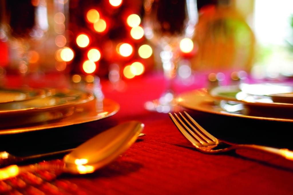 Esta Nochebuena, nuestro restaurante Estró, ofrecerá un exquisito buffet. La encantadora decoración navideña y el ambiente serán parte de este evento especial ideal para disfrutar junto a sus seres queridos.
Reservas: 224 708 585