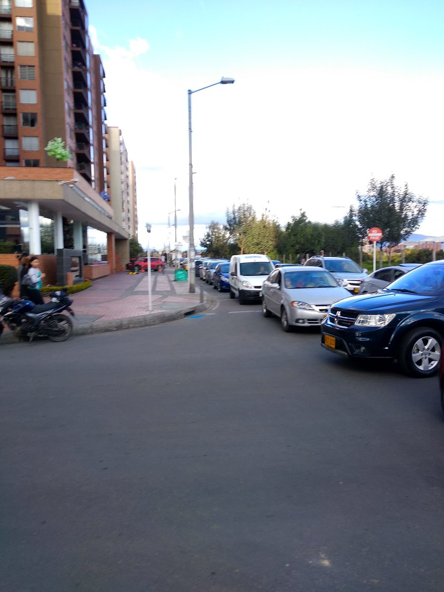 mahgblack's tweet photo. Movilidad en la felicidad colapsada por @MultiplazaBta y @SectorMovilidad que ha hecho al respecto? https://t.co/tbYQ8iXdkO