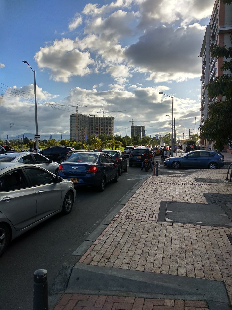 mahgblack's tweet photo. Movilidad en la felicidad colapsada por @MultiplazaBta y @SectorMovilidad que ha hecho al respecto? https://t.co/tbYQ8iXdkO