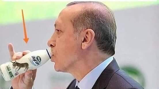 Hmakhtoum0's tweet photo. مترجمة من الفارسية:-سوزان رايس: لقد خاننا الأكراد المبعوث الأمريكي السابق إلى الأمم المتحدة: لقد قدمت الولايات المتحدة النصيحة فقط ، ولعب الأكراد دورًا رئيسيًا في الحرب ضد داعش. أردوغان إرهابي. #IraniansStandWithRojava https://t.co/eag25MBrtx