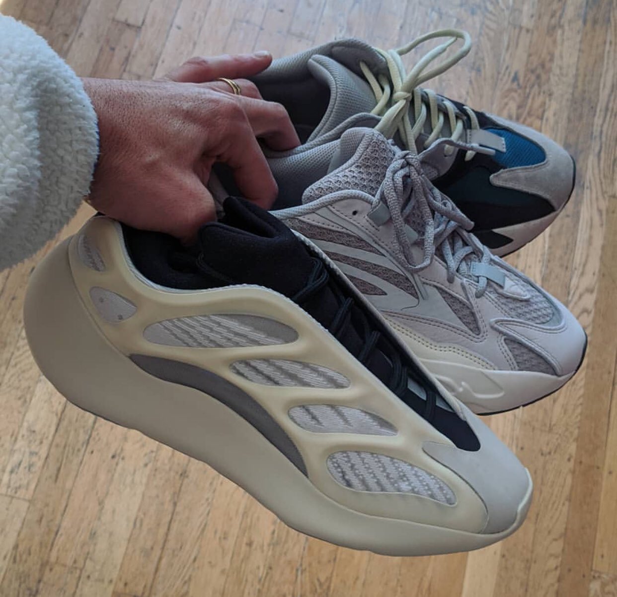 yeezy 700 v1 colorways