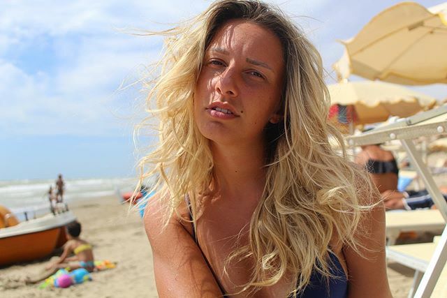 VickyMay97's tweet photo. Turn your face toward the sun and the shadows will fall behind you🌻 #memories #summer https://t.co/DrYD6VpQIt https://t.co/VAezfpcrpU