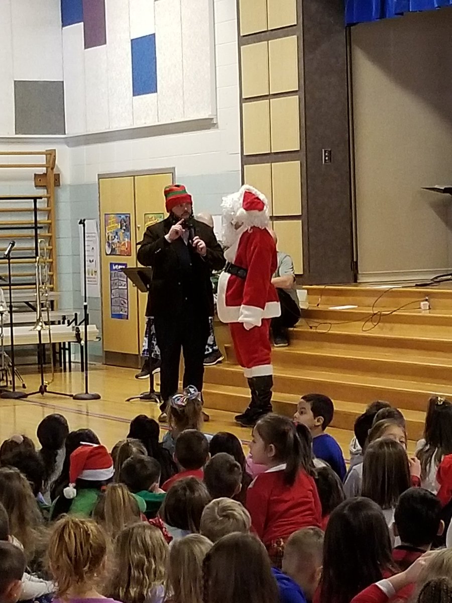 miss_stecklein's tweet photo. Holiday sing a long at Willow Dale!!  Seasons Greetings! @Willow_Dale_ES https://t.co/jpFtav4IAs