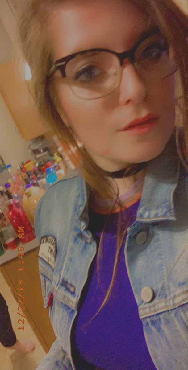 MissesLucifer's tweet photo. Can I help you? 

#retro #choker #choke #thickrim #thickframe #party #vibes https://t.co/WwURR8zNM9
