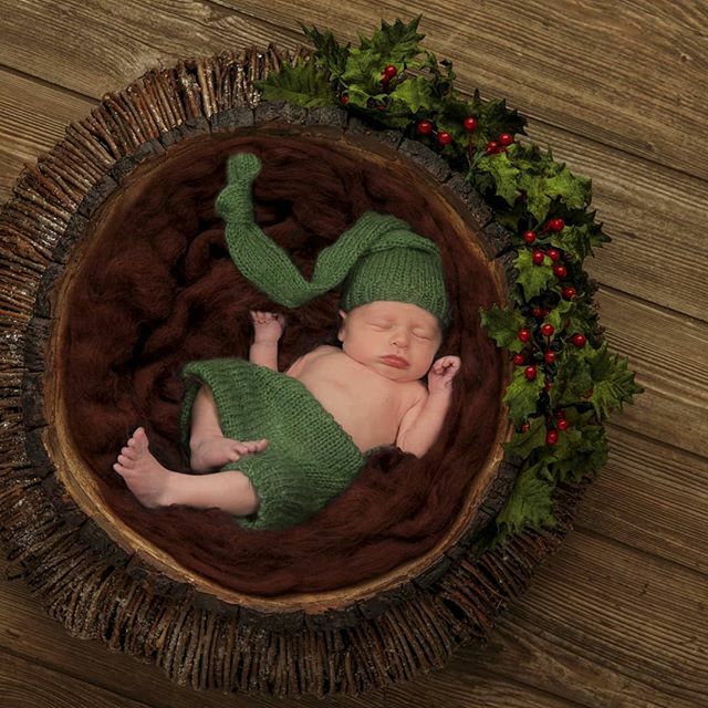 GalleryMoments's tweet photo. Don't you just wanna snuggle this little elf 🎄🎅🍼 #thebestchristmasgift #elf #christmas #newborn #6daysold #joytotheworld #newbornphotography #littlebrother https://t.co/co8rcTXmrs https://t.co/PKj4Fuoke4