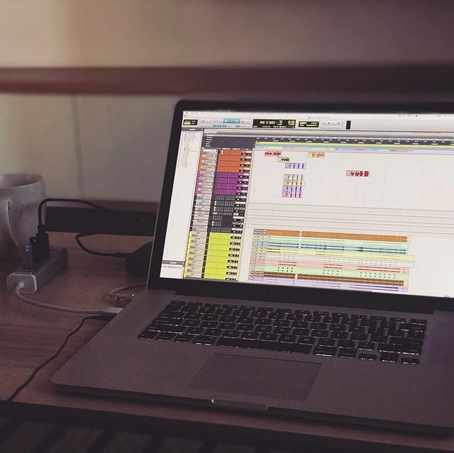 9t9100's tweet photo. @airbnb vocal comping session with @avid.protools #rooibostea https://t.co/lp8CuCrmXx https://t.co/LgCsdInUWh