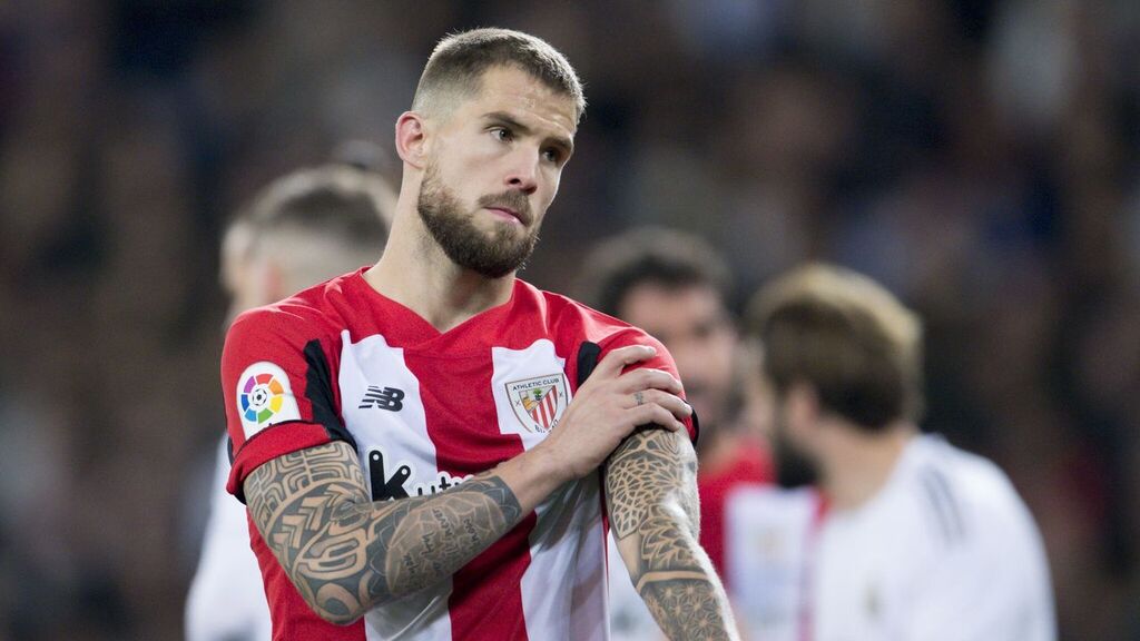 InigoMartinez's tweet photo. Puntazu urti itxitxeko! Enorme!
Puntazo para cerrar el año! ENORMES! 🦁🔴⚪ #AupaAthletic https://t.co/VTRYYSmpC8