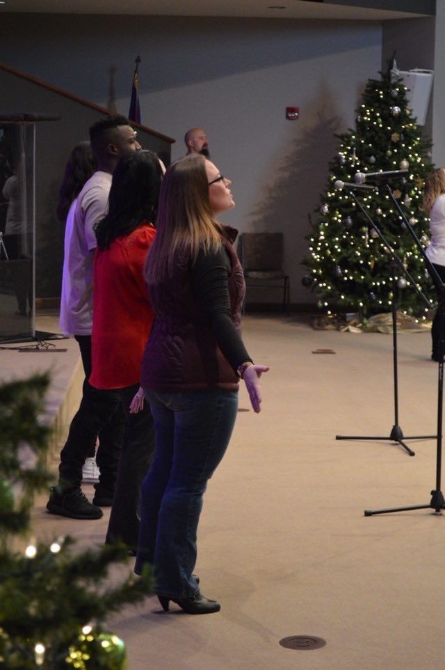 newlife_wrshp's tweet photo. Oh, sing, choirs of angels 👼🏼
Sing in exultation 🙌🏼
Oh, come, oh come ye to Bethlehem
Come and behold Him ⭐️
Born the King of Angels
O come, let us adore Him 🕯🎄 https://t.co/ytX65qRJMP
