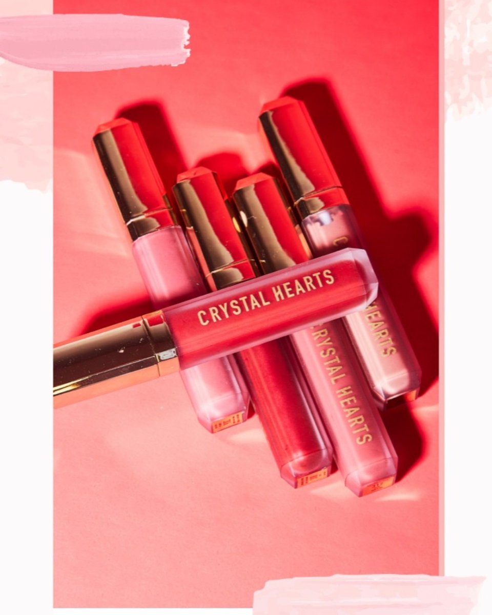 CrystalHeartsCo's tweet photo. Only a few days until #Christmas have you gotten your gifts fo your  friends? Head to our website to stock up on these beauties ! 
__
#Crystalheartscosmetics #shopcrystalhearts #cosmetics #makeup #ilovemakeup #eyelash #lipstick #mattelip #lipgloss #eyeshadow https://t.co/xsN4XsNUPa