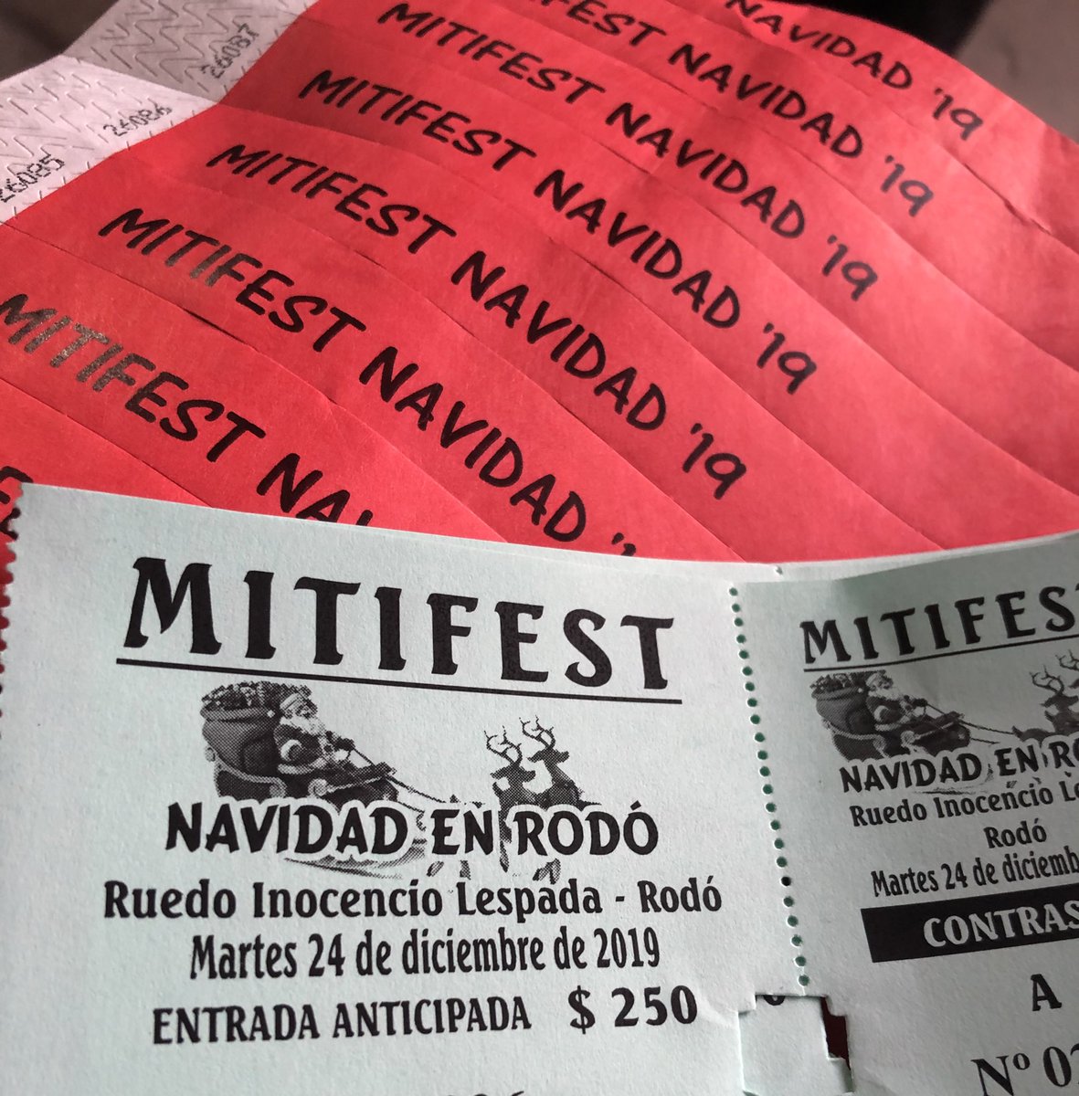 PablitoDJ_'s tweet photo. Única tanda de #Bonificadas en Cardona para la #MitiFest 🎄
Dale que explotaaa toooo 🔥
Además, sale micro desde Cardona a Rodo 🤩 consulta por DM 😎
Se viene una #Navidad bien atrrr en el ruedo mas fiestero 🎉 https://t.co/hdGGpkCIq0