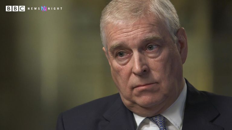 One-off episode of mastermind where his specialist subject was a dead paedophile 🤣 #CunkAndOtherHumans