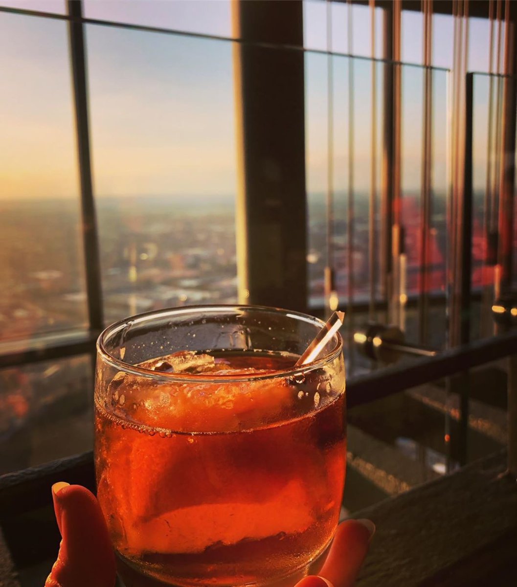 The view isn't all you'll be drinking in.

(Instagram/mmverdugo)