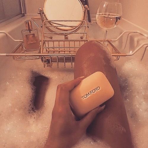 lbdtoronto's tweet photo. All I want for Christmas is 💦💦💦💦 with you #LiTTLEBLACKDRESS #baystreetincall #eyecandygirls @_TERB https://t.co/pbdqrcmqmt