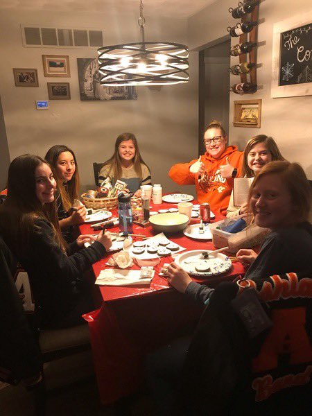 arrow_service_'s tweet photo. We made ornaments for the nursing home on Friday at the Condits! We had so much fun and had world-class buffalo chicken dip :) https://t.co/gAHw8aYasm