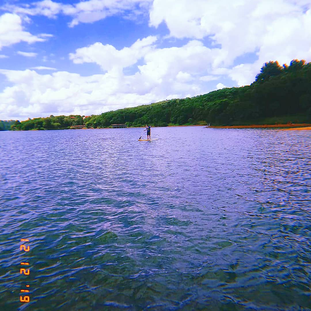 quintaneira's tweet photo. #MelhorViagemDaVida | Pareço pleno, mas tremia como uma vara verde.
"As melhores coisas nunca vêm da nossa zona de conforto." ✌🏻
📸 | Registro: Helô Vasconcelos
Tags:
#StandUpPaddle #Passauna #PassaunaPaddleClub #LagoPassauna https://t.co/rEnguAyozb
